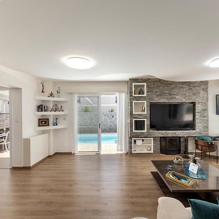 Accomoteleia Crystal Lagoon Villa Протарас Экстерьер фото