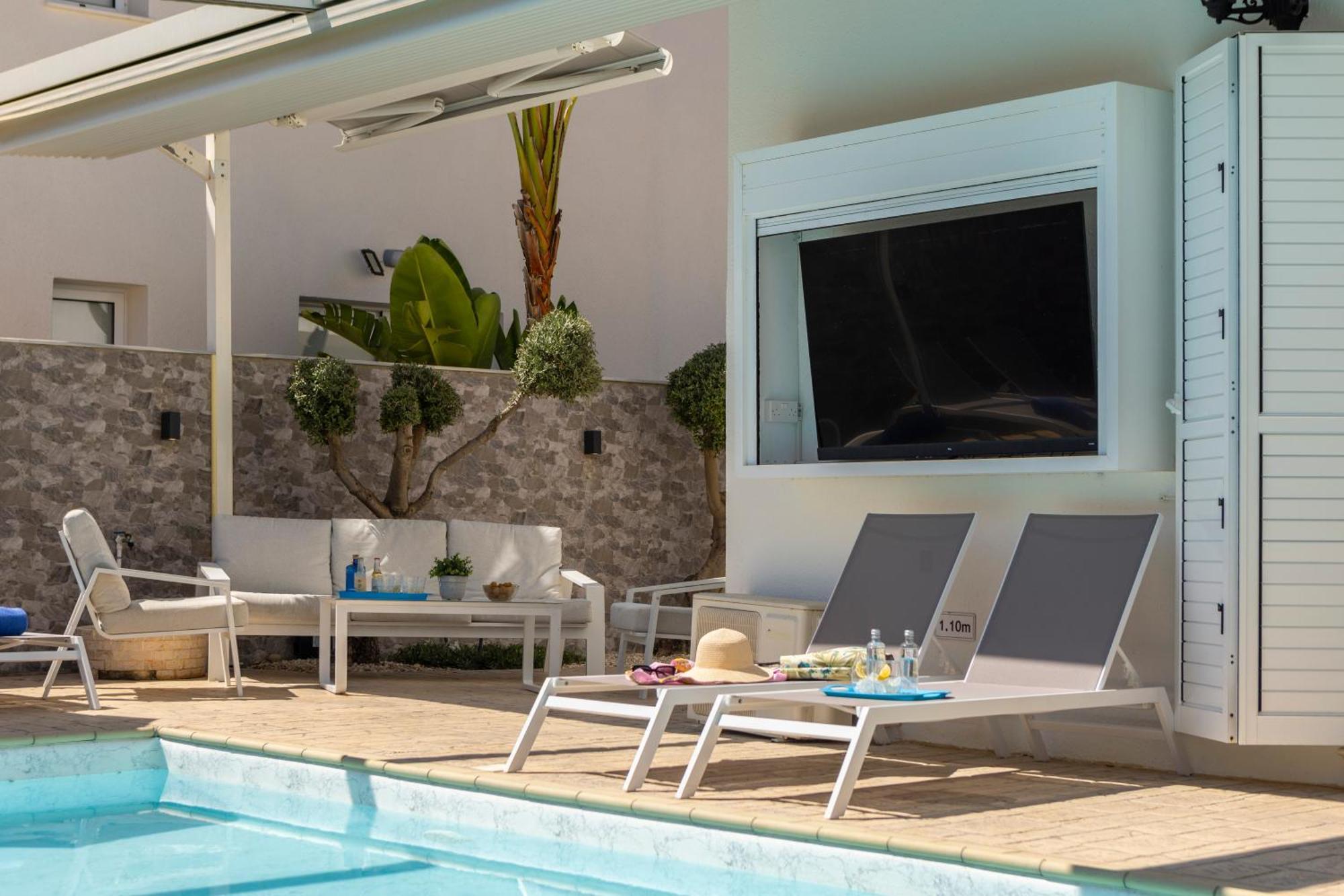 Accomoteleia Crystal Lagoon Villa Протарас Экстерьер фото